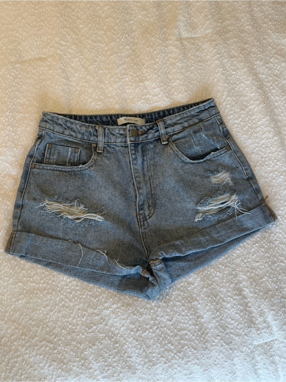 DISTRESSED JEAN SHORTS